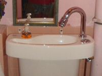WiCi Concept, Vasque lave-mains adaptable sur WC - Madame V (36)